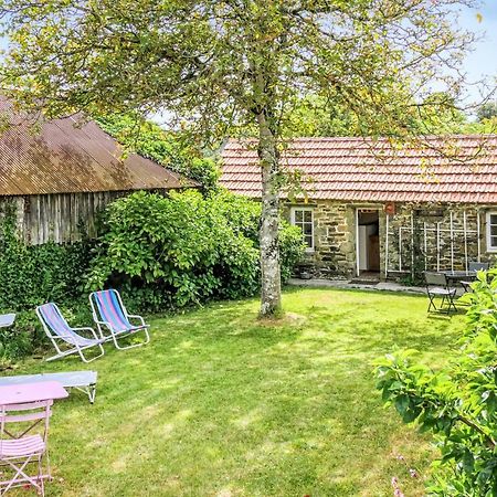 Stunning Home In Quettehou With Wifi 외부 사진