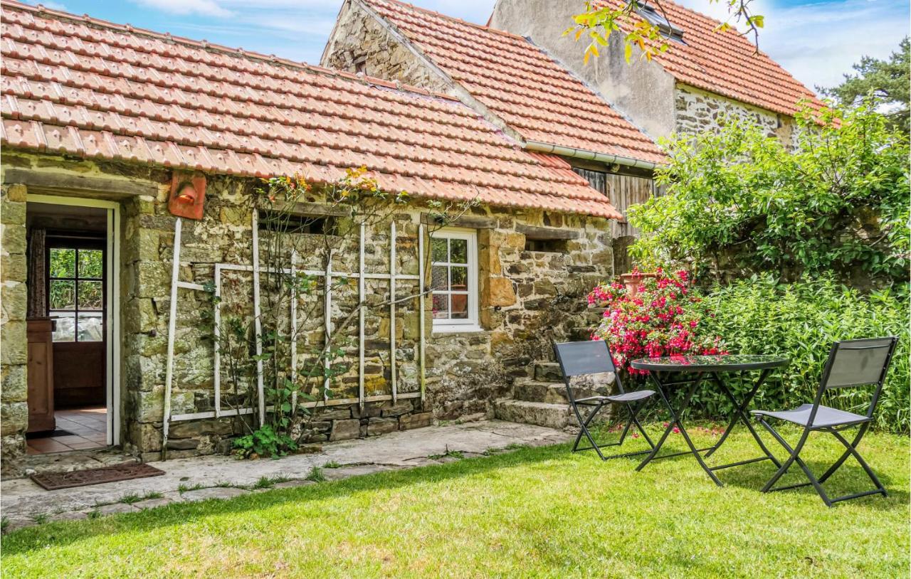 Stunning Home In Quettehou With Wifi 외부 사진