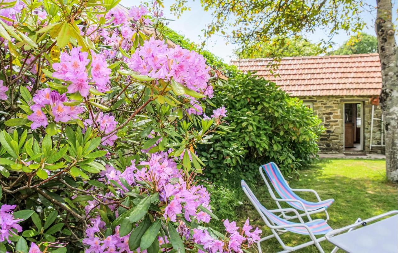 Stunning Home In Quettehou With Wifi 외부 사진