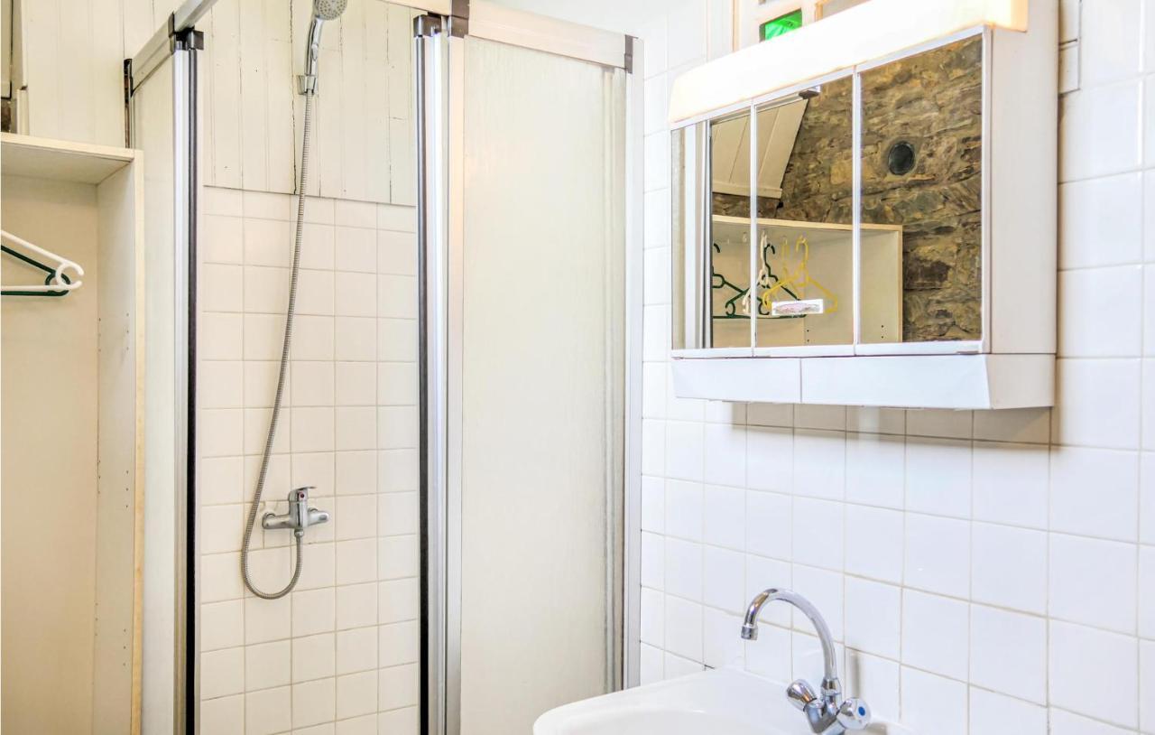 Stunning Home In Quettehou With Wifi 외부 사진